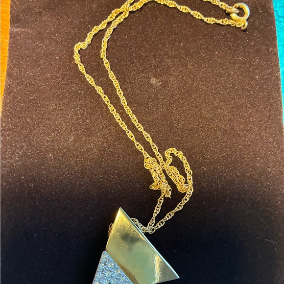 Gold Tone Triangle Pendant Necklace – 18” ✨ - Picture 1 of 2
